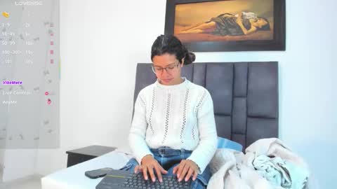 Vahiolet smith online show from June 2026 03:29:02 AM