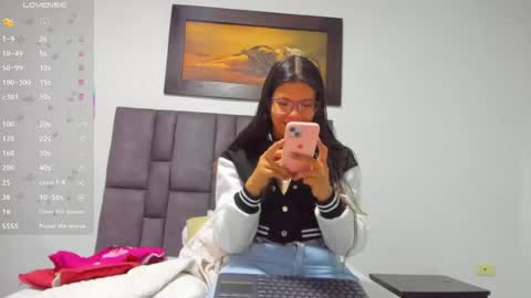 Vahiolet smith online show from June 2026 12:11:02 PM