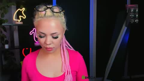 vaiolet_lovely online show from April 2026 07:00:02 AM