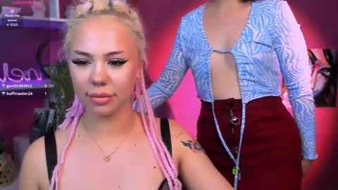 vaiolet_lovely online show from April 2026 01:41:02 PM