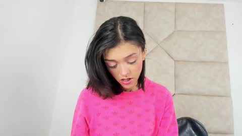 V A I O L E T T  S M I T H online show from November 2025 01:34:02 PM