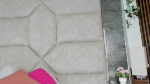 V A I O L E T T  S M I T H online show from December 2025 12:21:02 PM