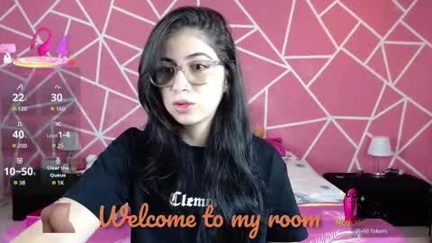 Snapshot of val_angelll chatting on September 2025 11:33:02 AM valentina online show from September 2025 11:33:02 AM