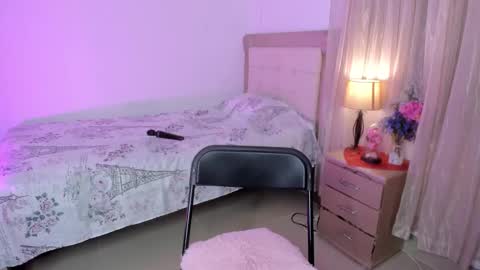 HI IM NEW online show from February 2025 08:20:02 PM