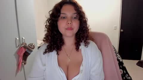 Snapshot of valen_smile_ chatting on December 2024 02:13:02 AM valen_smile_ online show from December 2024 02:13:02 AM