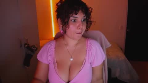 Snapshot of valen_smile_ chatting on December 2024 04:44:02 AM valen_smile_ online show from December 2024 04:44:02 AM