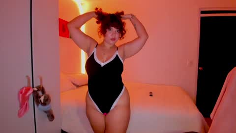 Snapshot of valen_smile_ chatting on January 2025 08:57:02 AM valen_smile_ online show from January 2025 08:57:02 AM