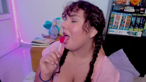 Snapshot of valen_smile_ chatting on February 2025 02:35:02 AM valen_smile_ online show from February 2025 02:35:02 AM