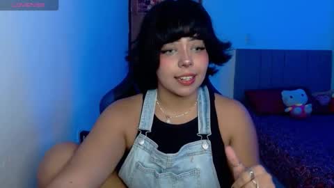 Snapshot of valenbeauty chatting on April 2026 02:35:01 AM valenbeauty online show from April 2026 02:35:01 AM