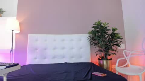 valenferrerns online show from June 2026 08:54:01 PM