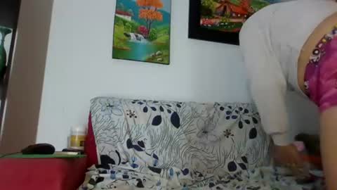 Snapshot of valenprice_xxx chatting on July 2026 04:23:01 PM you valen online show from July 2026 04:23:01 PM
