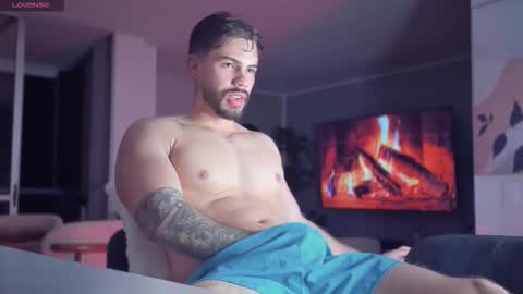 valenthinoking online show from February 2026 02:53:01 AM