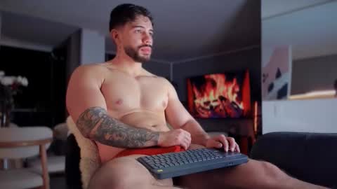 Snapshot of valenthinoking chatting on February 2026 04:23:02 AM valenthinoking online show from February 2026 04:23:02 AM