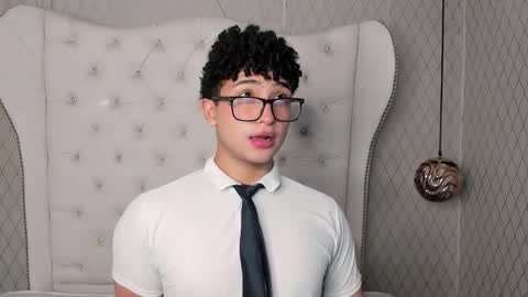 Snapshot of valentin0_3 chatting on November 2025 12:28:02 PM Valentin0 online show from November 2025 12:28:02 PM