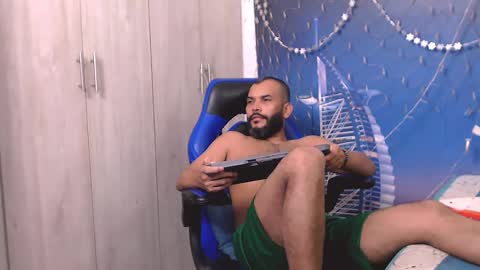 Snapshot of valentin_king7 chatting on December 2024 03:06:01 PM Valentine online show from December 2024 03:06:01 PM