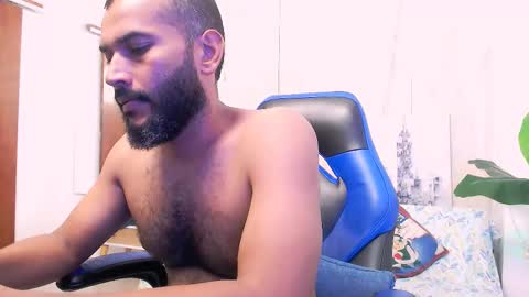 Snapshot of valentin_king7 chatting on December 2024 01:12:01 PM Valentine online show from December 2024 01:12:01 PM