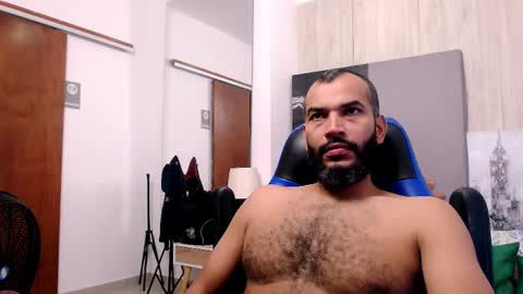 Snapshot of valentin_king7 chatting on December 2024 12:27:01 PM Valentine online show from December 2024 12:27:01 PM