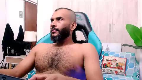 Snapshot of valentin_king7 chatting on December 2024 11:57:02 AM Valentine online show from December 2024 11:57:02 AM