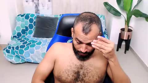 Snapshot of valentin_king7 chatting on January 2025 11:54:02 AM Valentine online show from January 2025 11:54:02 AM