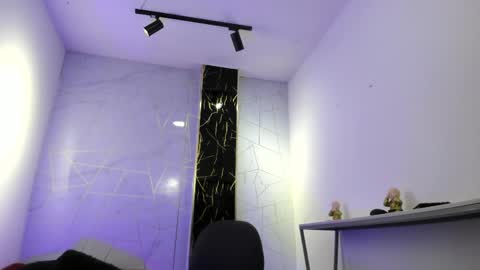 VALENTIN  online show from April 2026 02:47:02 AM