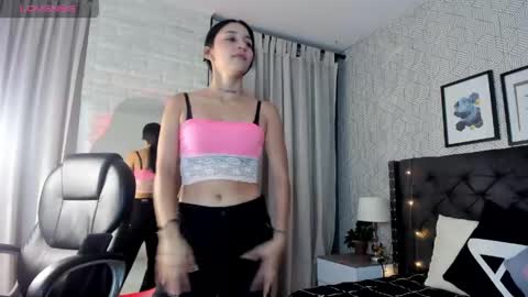 Snapshot of valentina__desire chatting on April 2026 11:48:01 AM Valen online show from April 2026 11:48:01 AM