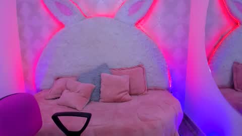 Snapshot of valentina_clk chatting on November 2025 01:33:02 PM Valentina online show from November 2025 01:33:02 PM