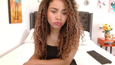 Valen Ferrer online show from January 2025 06:24:02 PM