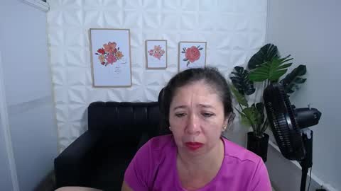 Snapshot of valentina_mature chatting on February 2025 03:19:01 AM Valentina online show from February 2025 03:19:01 AM