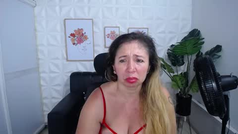 Snapshot of valentina_mature chatting on March 2025 02:49:02 AM Valentina online show from March 2025 02:49:02 AM