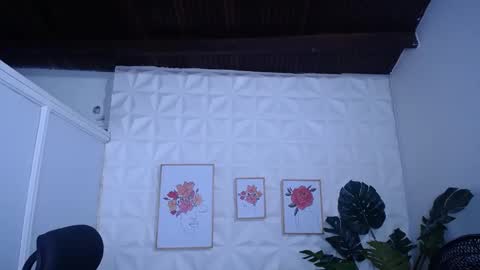 Snapshot of valentina_mature chatting on September 2025 10:02:02 PM Valentina online show from September 2025 10:02:02 PM