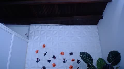 Snapshot of valentina_mature chatting on October 2025 09:44:02 PM Valentina online show from October 2025 09:44:02 PM