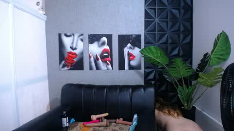 Snapshot of valentina_mature chatting on April 2026 07:52:02 PM Valentina online show from April 2026 07:52:02 PM