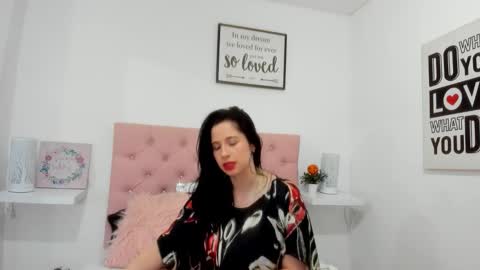 Snapshot of valentina_roose chatting on October 2025 12:02:02 PM valentina_roose online show from October 2025 12:02:02 PM