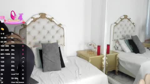 Snapshot of valentina_ross_ chatting on March 2025 12:12:01 PM Valentina online show from March 2025 12:12:01 PM
