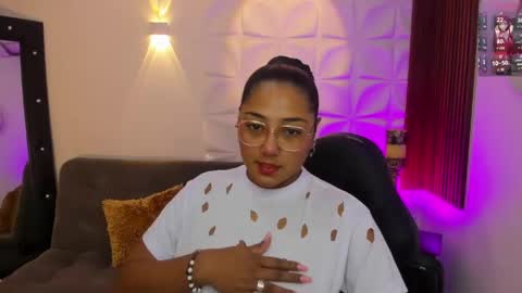 Snapshot of valentina_xx69 chatting on December 2024 02:16:01 PM Valentina online show from December 2024 02:16:01 PM