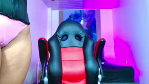 valentina_y_sneiderr online show from April 2026 12:27:01 AM