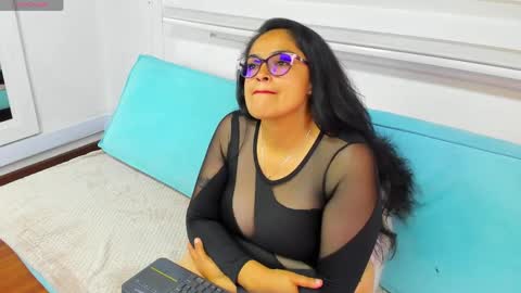 Snapshot of valentinarivers chatting on April 2026 07:28:01 AM valentinarivers online show from April 2026 07:28:01 AM