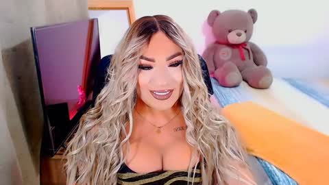 Snapshot of valentinaxqueen chatting on December 2024 10:26:01 PM online show from December 2024 10:26:01 PM