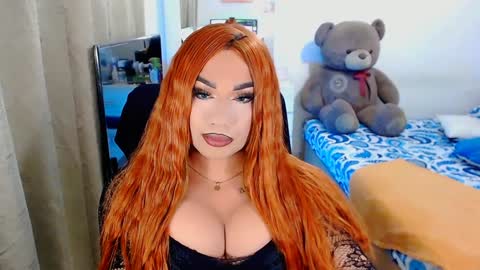 Snapshot of valentinaxqueen chatting on February 2025 01:58:01 AM online show from February 2025 01:58:01 AM