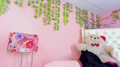 Snapshot of valentinee_xo chatting on June 2026 12:46:02 AM valentinee_xo online show from June 2026 12:46:02 AM
