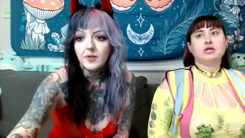 Snapshot of valentinevoss chatting on October 2025 03:40:02 AM Valentine online show from October 2025 03:40:02 AM