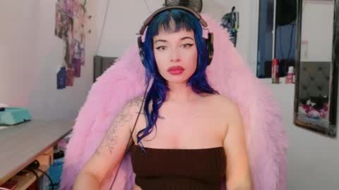 Danielle  Please help me to reach 300 thumbs up online show from December 2025 06:12:02 AM