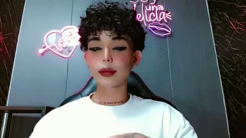 Marian online show from November 2025 08:00:01 PM