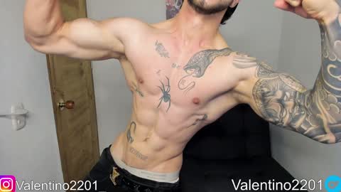 Snapshot of valentino2201 chatting on February 2025 12:51:01 AM valentino online show from February 2025 12:51:01 AM