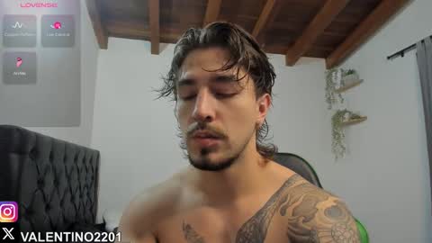 valentino online show from October 2025 12:52:02 AM