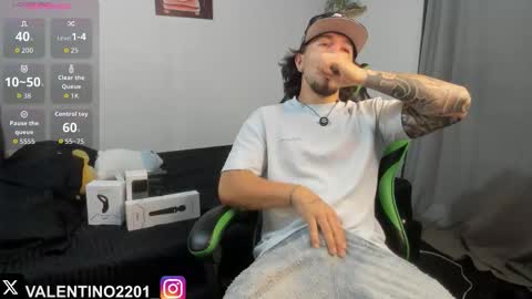 valentino online show from November 2025 11:36:02 PM