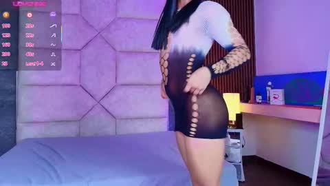 Snapshot of valentino_moon chatting on December 2025 02:53:01 AM valentino moon online show from December 2025 02:53:01 AM