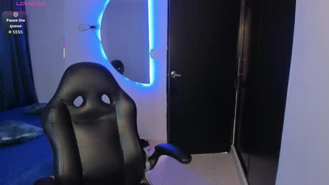 Snapshot of valentino_santos chatting on November 2025 12:27:01 PM valentino santos online show from November 2025 12:27:01 PM