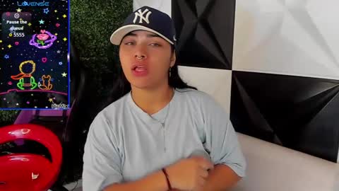 valeri_harpers4 online show from October 2025 04:55:01 AM