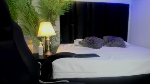 valeri_tafur online show from October 2025 10:59:02 AM